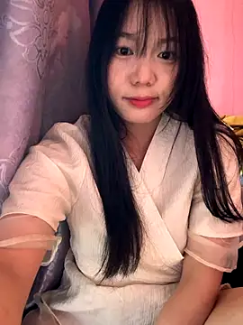 Snapshot of binejr chatting on 09.28.25 binejr online show from 09.28.25