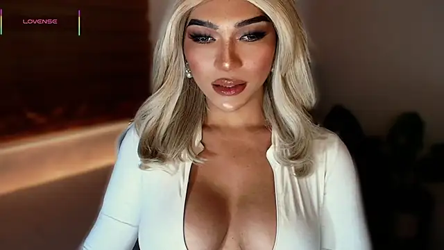 Snapshot of Huntress_xxx chatting on 09.20.25 Huntress xxx online show from 09.20.25