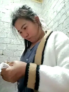 jienrrr online show from 10.23.25