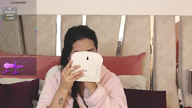 Snapshot of CamiJone chatting on 09.08.25 CamiJone online show from 09.08.25