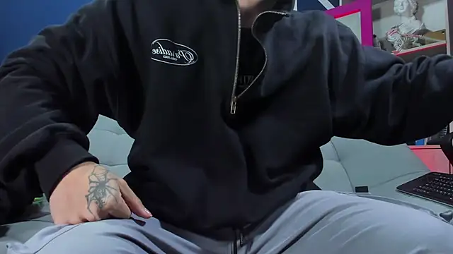 etham wolf  online show from 11.21.25