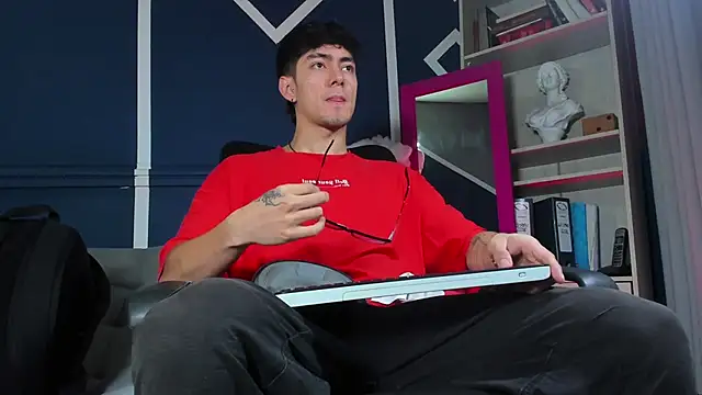 etham wolf  online show from 11.29.25