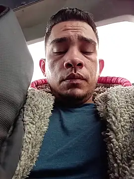 Snapshot of Andreshot911 chatting on 11.07.25 Andreshot911 online show from 11.07.25