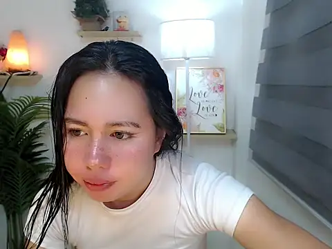 Snapshot of kimbratx chatting on 09.21.25 kimbratx online show from 09.21.25