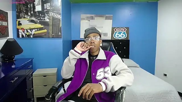 Snapshot of CollemanStone chatting on 10.29.25 CollemanStone online show from 10.29.25