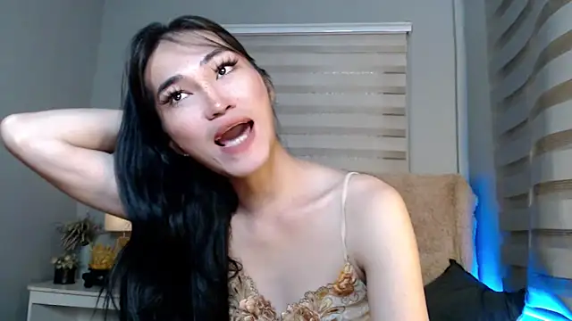 Snapshot of lovelychanel69xx chatting on 10.08.25 lovelychanel69xx online show from 10.08.25