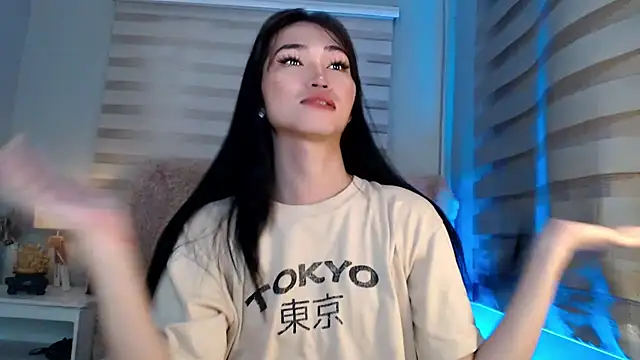 Snapshot of lovelychanel69xx chatting on 10.11.25 lovelychanel69xx online show from 10.11.25