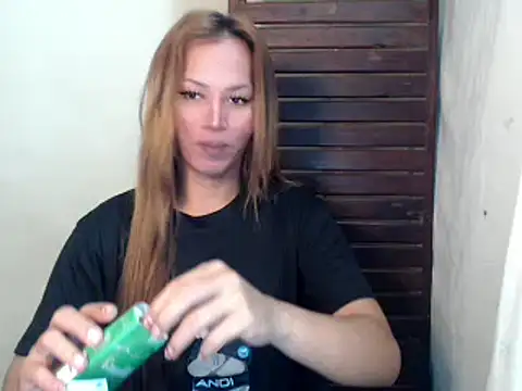 Snapshot of isabellabigcock06 chatting on 09.29.25 isabellabigcock06 online show from 09.29.25