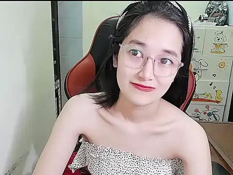 Shulee21 online show from 09.24.25