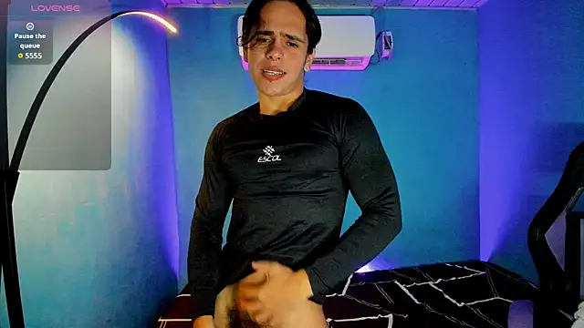 Snapshot of Maximiliano_scoott__ chatting on 09.11.25 Maximiliano scoott   online show from 09.11.25