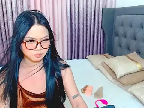 Snapshot of Camilla_morena25 chatting on 11.12.25 Camilla morena25 online show from 11.12.25