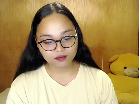 Snapshot of _Lylia chatting on 09.12.25 Lylia online show from 09.12.25