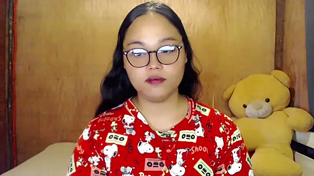 Snapshot of _Lylia chatting on 09.13.25 Lylia online show from 09.13.25