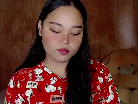 Snapshot of _Lylia chatting on 09.17.25 Lylia online show from 09.17.25