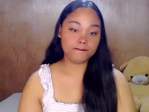 Snapshot of _Lylia chatting on 09.18.25 Lylia online show from 09.18.25