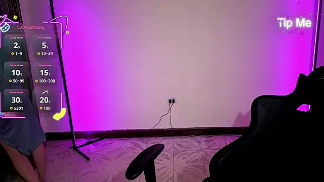 MiaLozanox online show from 10.05.25