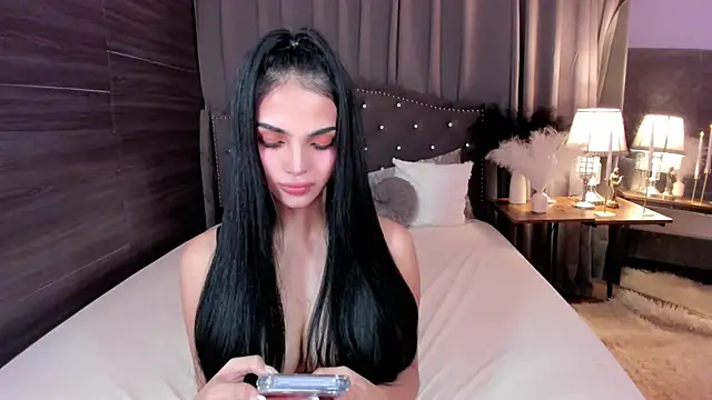 Snapshot of AdrianaMillers chatting on 10.02.25 AdrianaMillers online show from 10.02.25