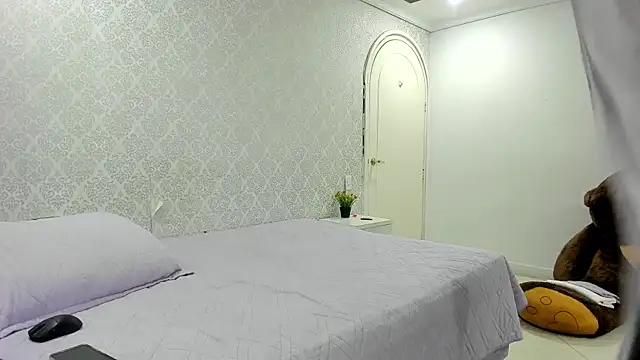 BeccaReedd online show from 11.09.25