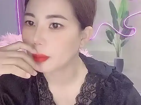 Snapshot of yumylovesex chatting on 09.16.25 yumylovesex online show from 09.16.25