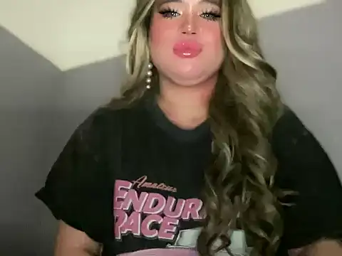 Snapshot of Naughtyrosecum chatting on 09.23.25 Naughtyrosecum online show from 09.23.25