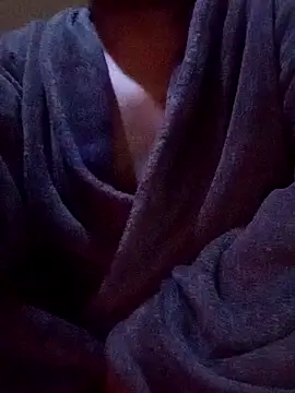 Snapshot of OnlyMoneyIwanT chatting on 10.12.25 OnlyMoneyIwanT online show from 10.12.25