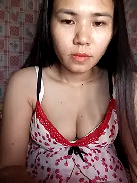 Snapshot of Ladygirl_x chatting on 10.18.25 Ladygirl x online show from 10.18.25