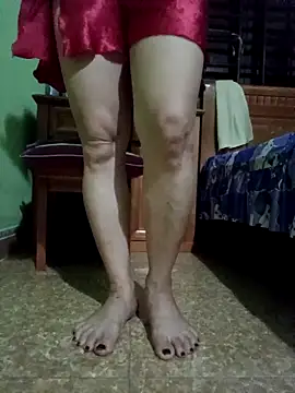 Snapshot of SexyQueen99 chatting on 10.05.25 SexyQueen99 online show from 10.05.25