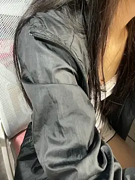 Mina048 online show from 11.30.25