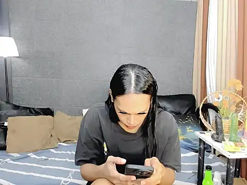 Snapshot of Savanna_White chatting on 10.03.25 Savanna White online show from 10.03.25