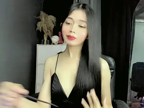 Snapshot of LexiLove chatting on 09.23.25 LexiLove online show from 09.23.25