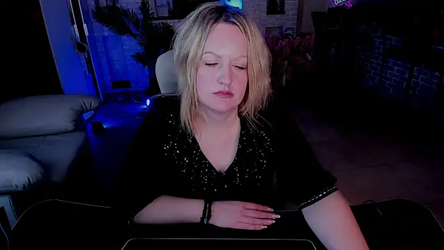 MariemLui online show from 11.07.25