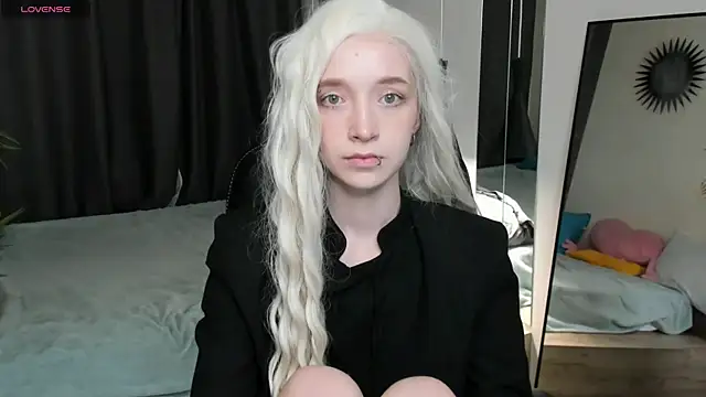 Snapshot of MelissaReis chatting on 09.13.25 MelissaReis online show from 09.13.25