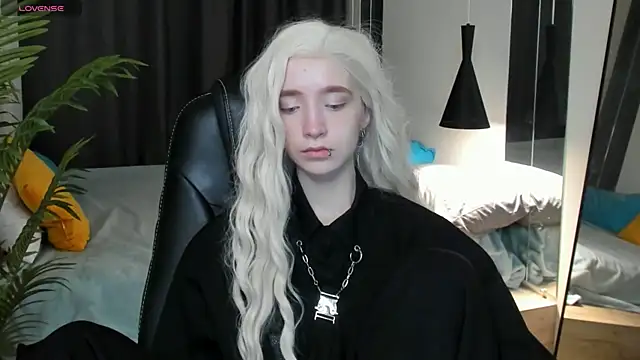 Snapshot of MelissaReis chatting on 09.20.25 MelissaReis online show from 09.20.25