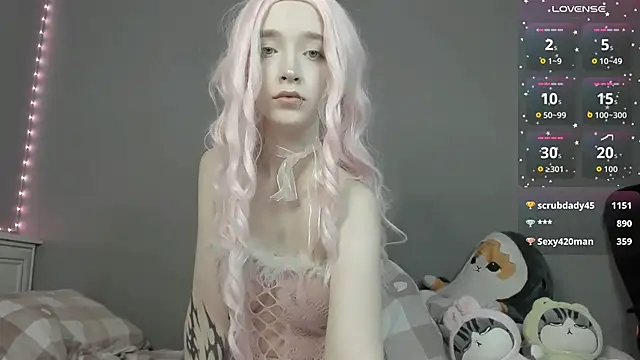 Snapshot of MelissaReis chatting on 10.14.25 MelissaReis online show from 10.14.25