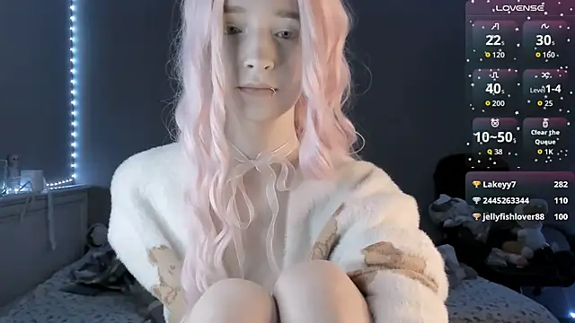 Snapshot of MelissaReis chatting on 10.30.25 MelissaReis online show from 10.30.25