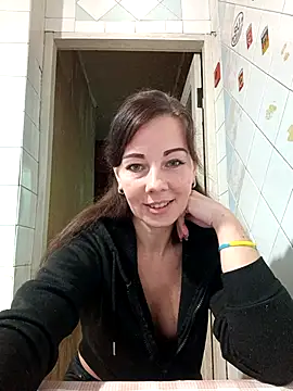 Snapshot of Adeline3302 chatting on 10.29.25 Adeline3302 online show from 10.29.25