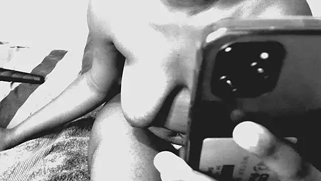 shy-lillyX22 online show from 11.26.25