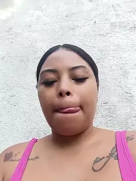 Snapshot of Naomi-Summer chatting on 11.14.25 Naomi-Summer online show from 11.14.25