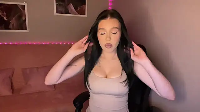 Snapshot of mistress_of_hearts chatting on 09.14.25 mistress of hearts online show from 09.14.25