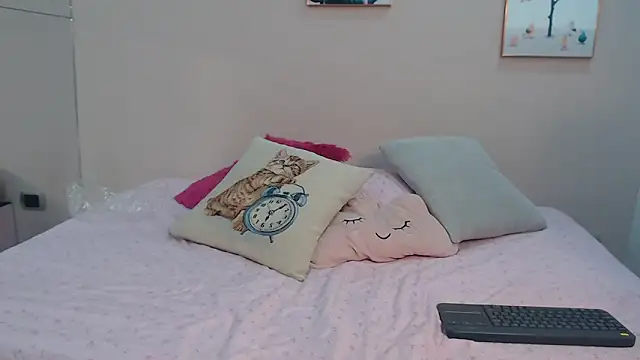 zooombee online show from 10.31.25