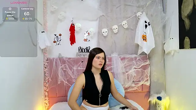 Snapshot of sukilove18 chatting on 10.20.25 sukilove18 online show from 10.20.25