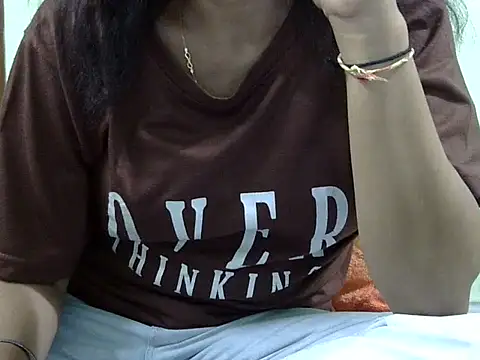 Snapshot of CHAMELI4747 chatting on 09.26.25 CHAMELI4747 online show from 09.26.25