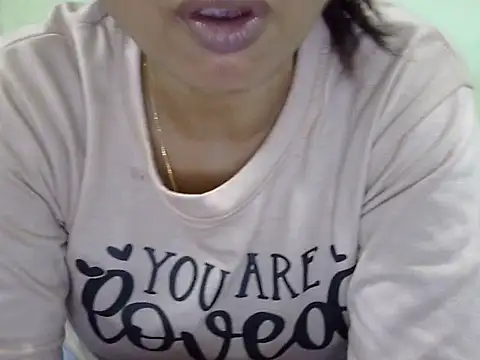 Snapshot of CHAMELI4747 chatting on 10.04.25 CHAMELI4747 online show from 10.04.25