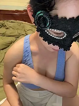 Snapshot of 34E-cocacola chatting on 10.12.25 34E-cocacola online show from 10.12.25