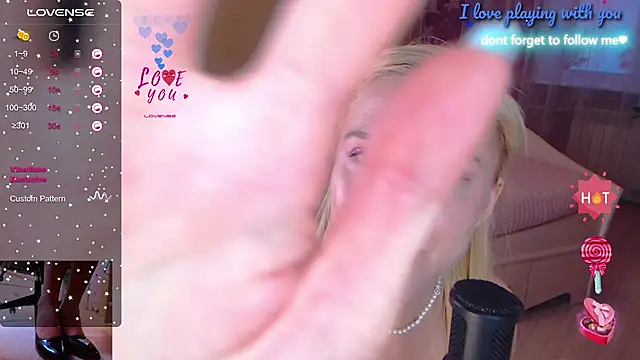 LiSinDoll online show from 10.17.25