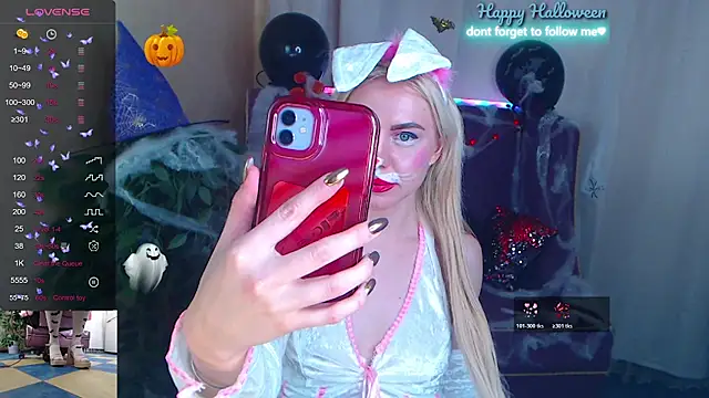 LiSinDoll online show from 10.31.25