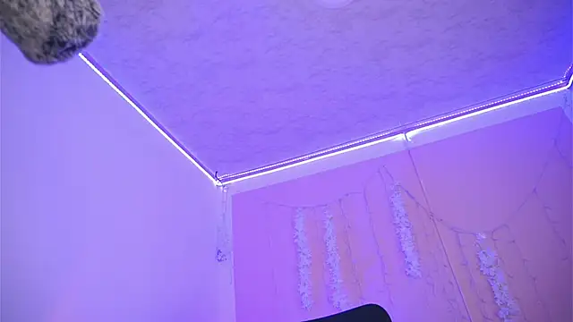 Violet moon24 online show from 11.12.25