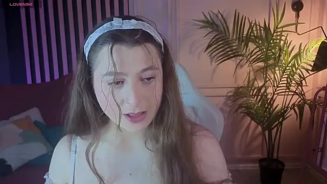 Queen Michelle  online show from 09.29.25