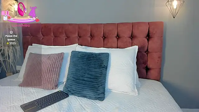 Tania 77  online show from 10.24.25