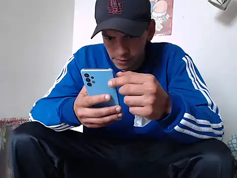 Snapshot of Thomasjons_ chatting on 09.09.25 Thomasjons online show from 09.09.25
